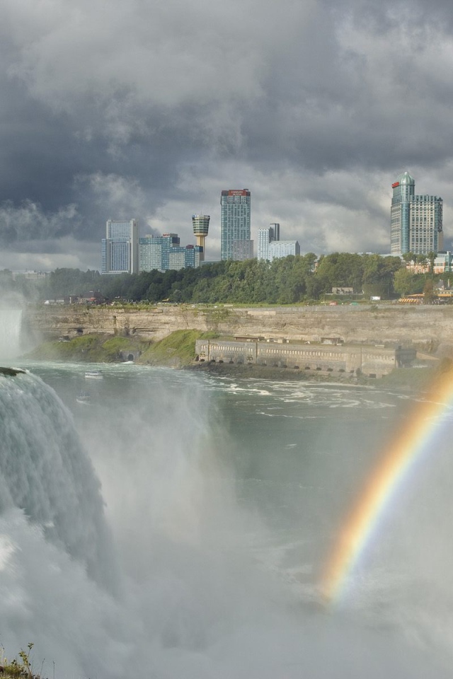 Радуга у водопада