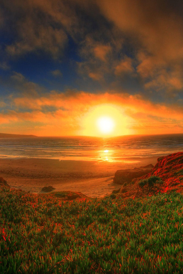 Красивый закат на горизонте