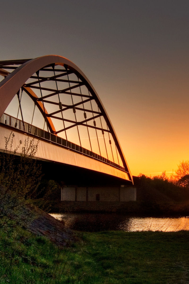 Мост на закате