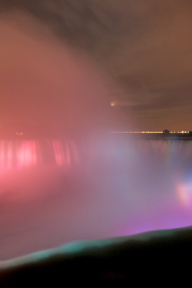 Водопад на закате