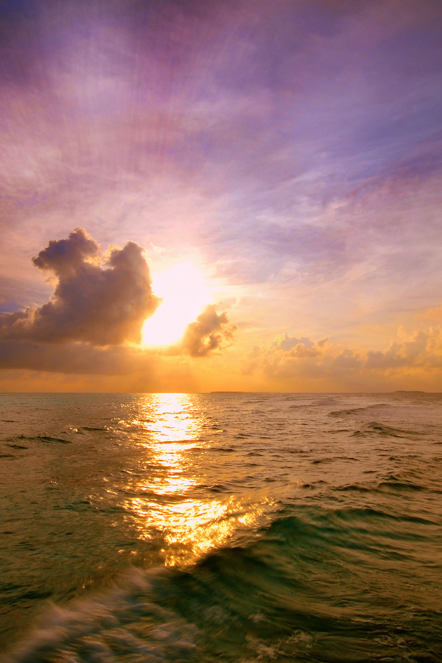 Закат на морском горизонте