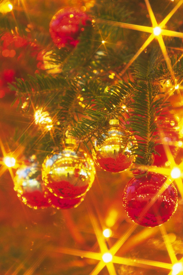 Шарики на елке