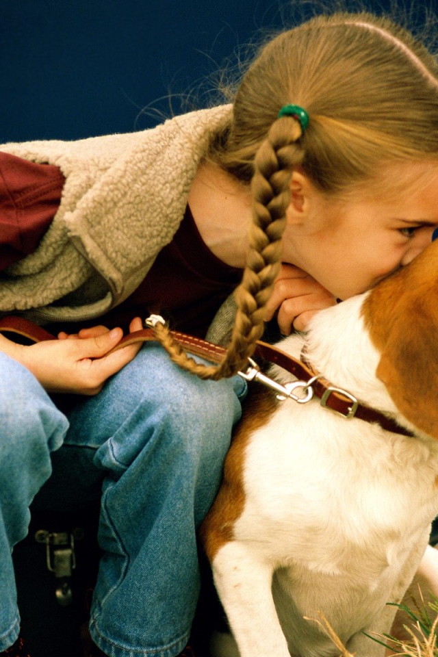 Девочка с собакой