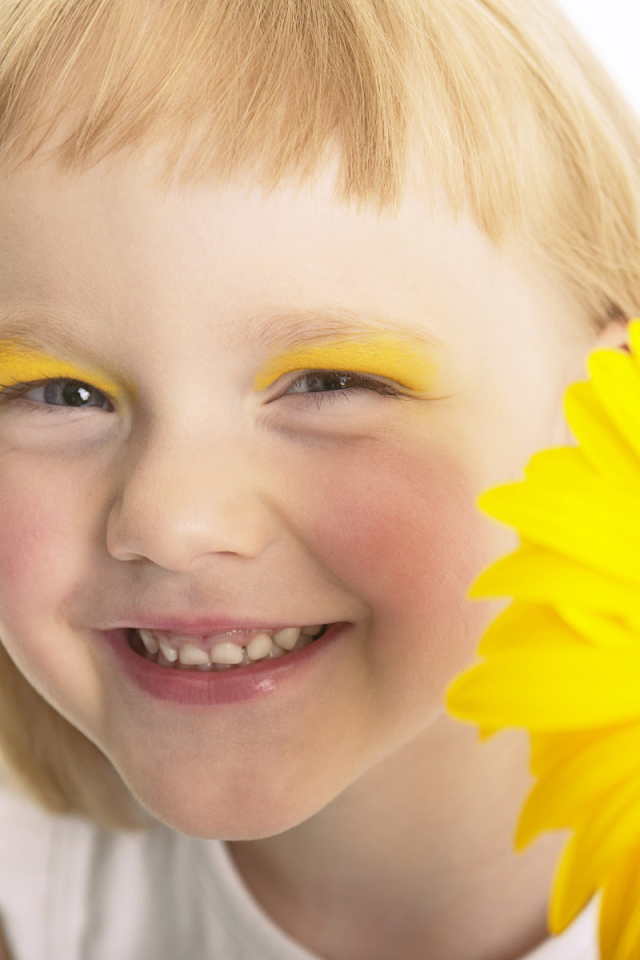 Девочка с цветком