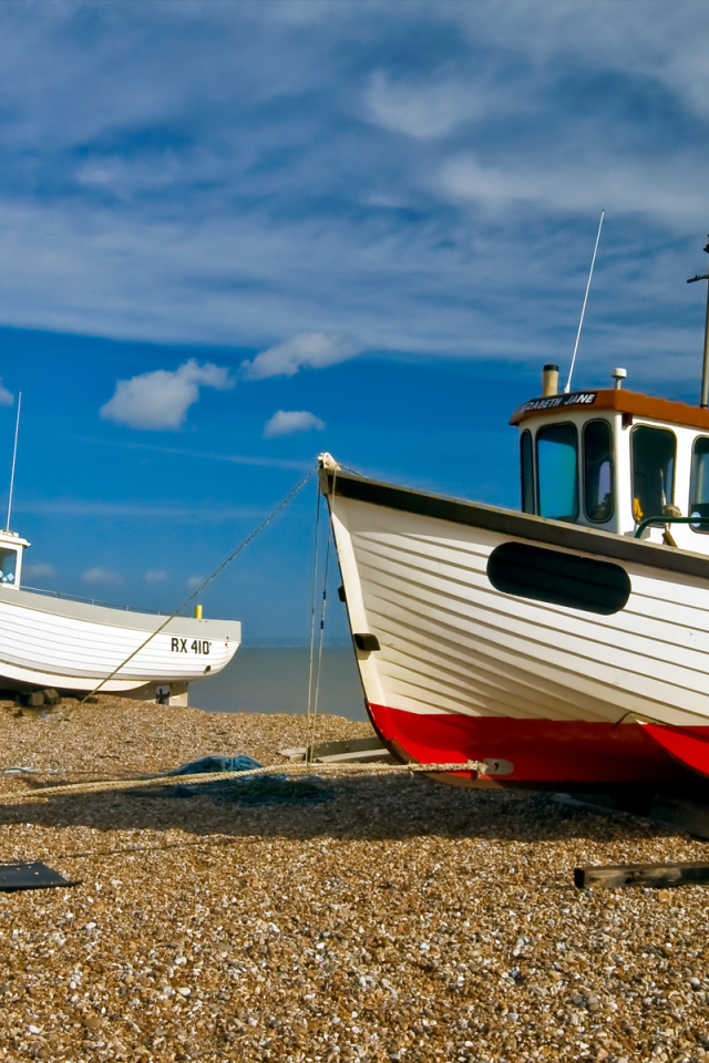 Лодки на берегу