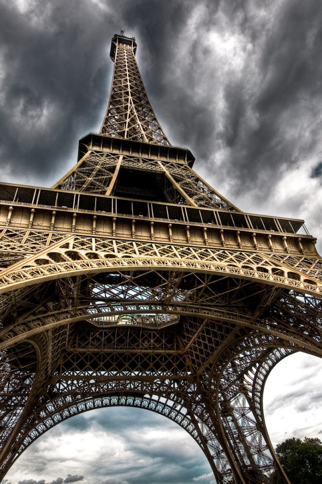 Эйфелева башня Париж