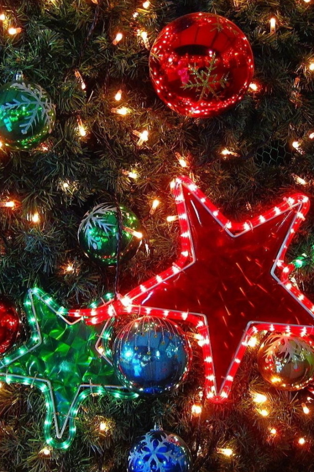 Гирлянда на елке