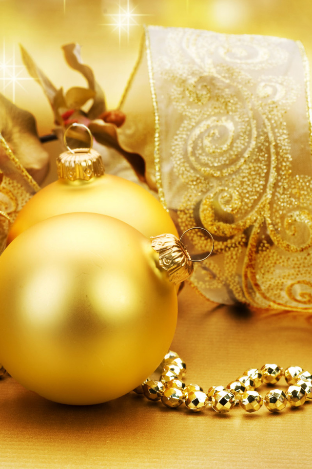 Золотые украшения на елку