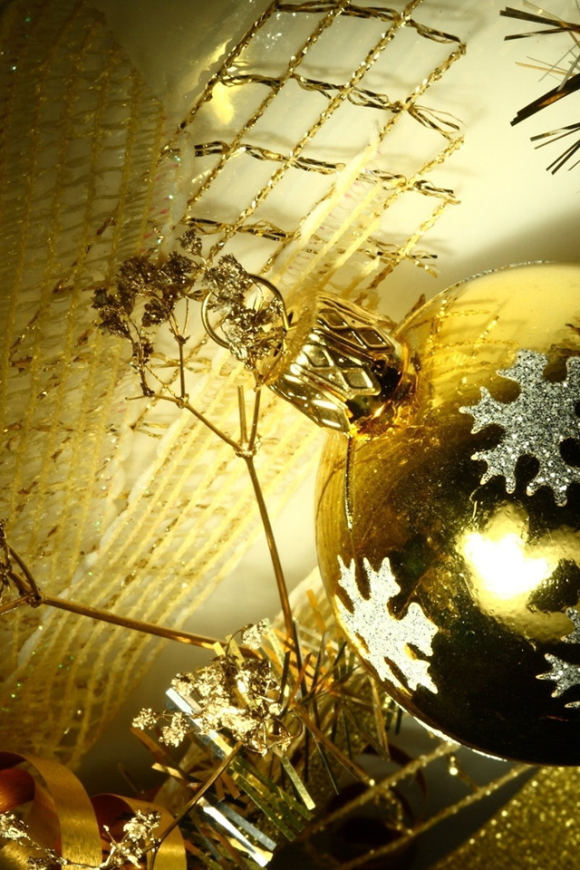 Золотой шарик