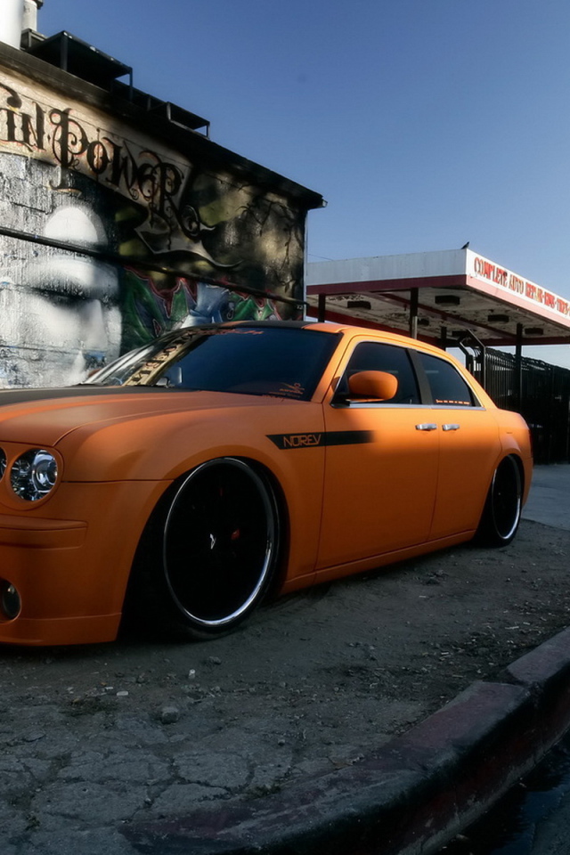 Крайслер 300С на улице