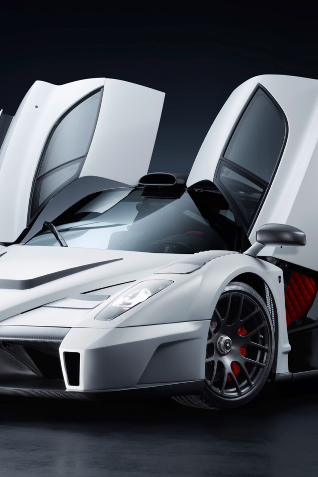 Белая Ferrari Enzo