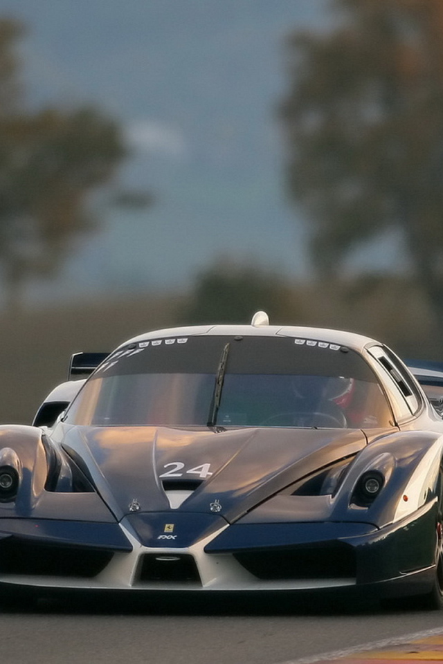 Мощный суперкар Феррари FXX