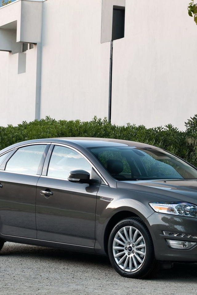 New Ford-Mondeo 5-door