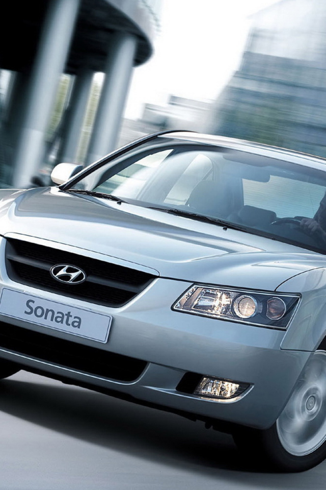Хендай Соната в движении