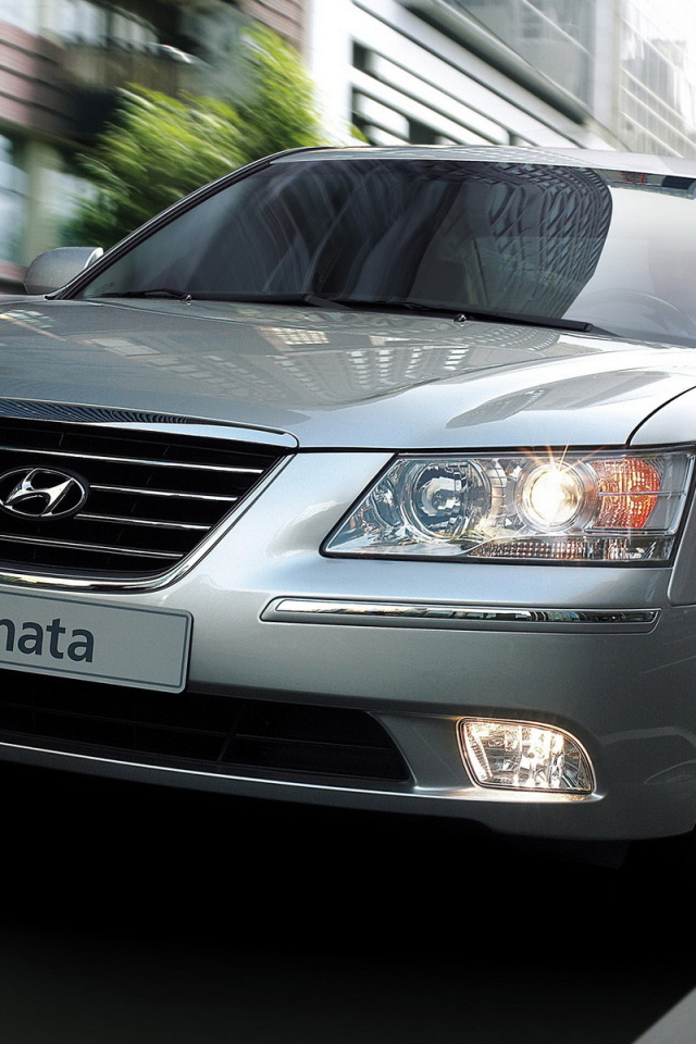 Хендай Соната 5 серии в движении