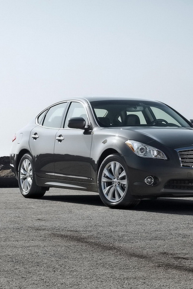 Infiniti M56