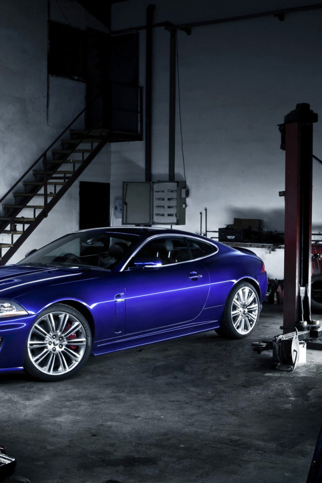 Синий Ягуар XKR