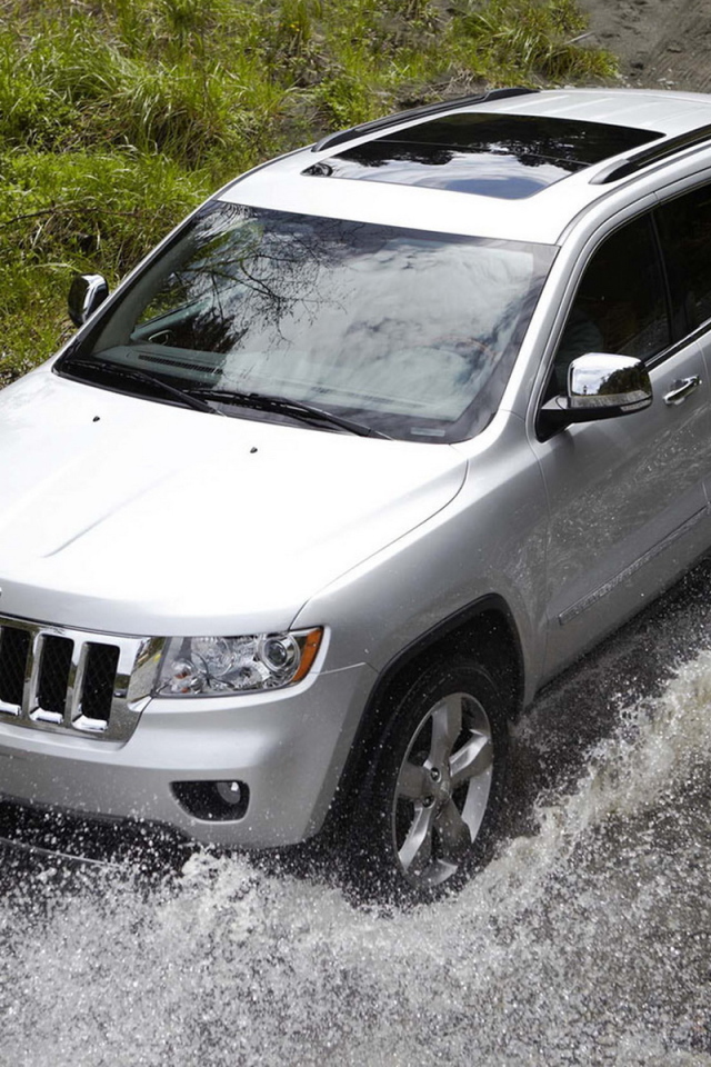 Джип Гранд Чероки на бездорожье