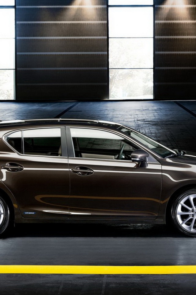 Лексус CT 200h