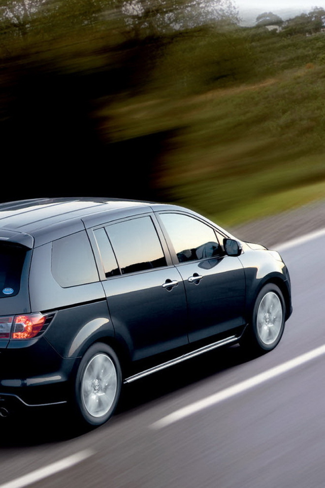 Мазда MПВ движение вперед