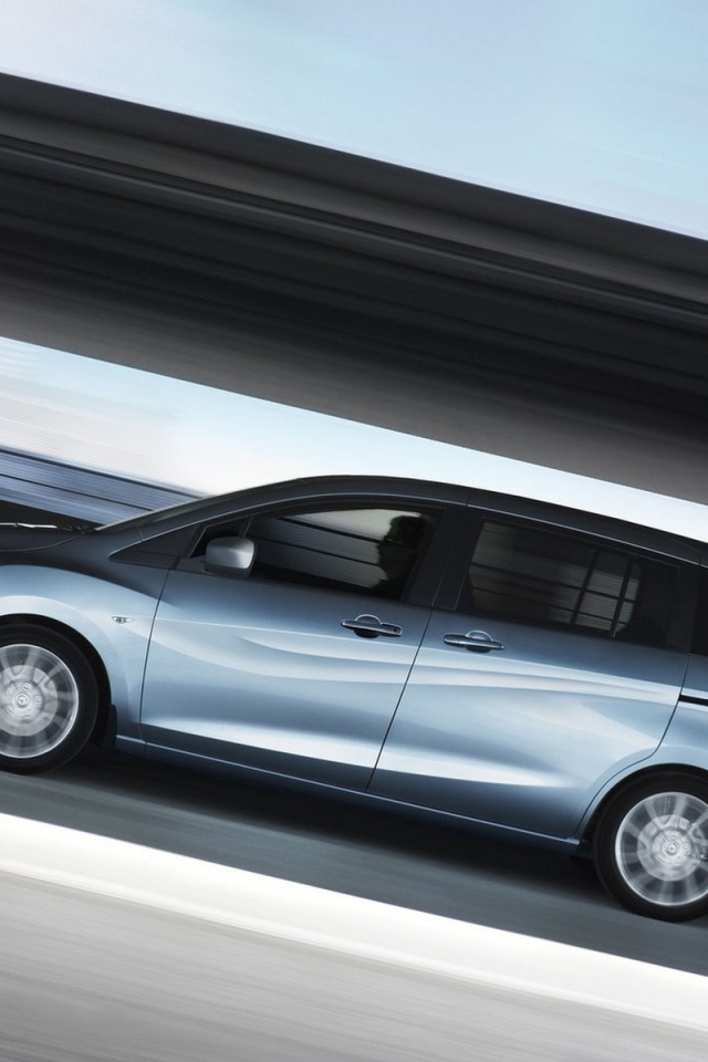 Обновленная Мазда 5