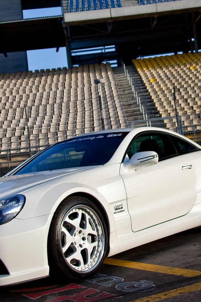 New Mercedes-Benz-SL-65-AMG