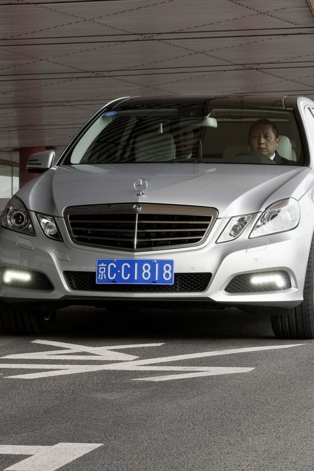 Mercedes-Benz-E-Class L 2011