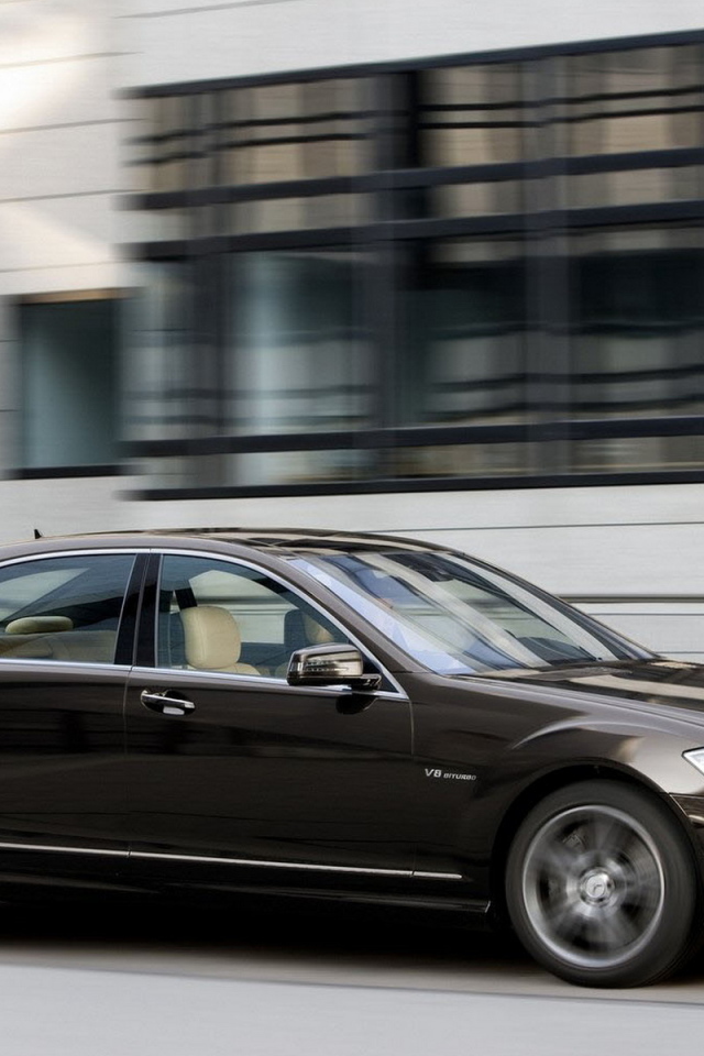 Мерседес Бенц S63 AMG 2011