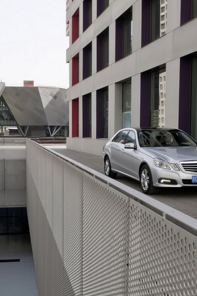 Мерседес Бенц Е класс. Прогулка по китаю