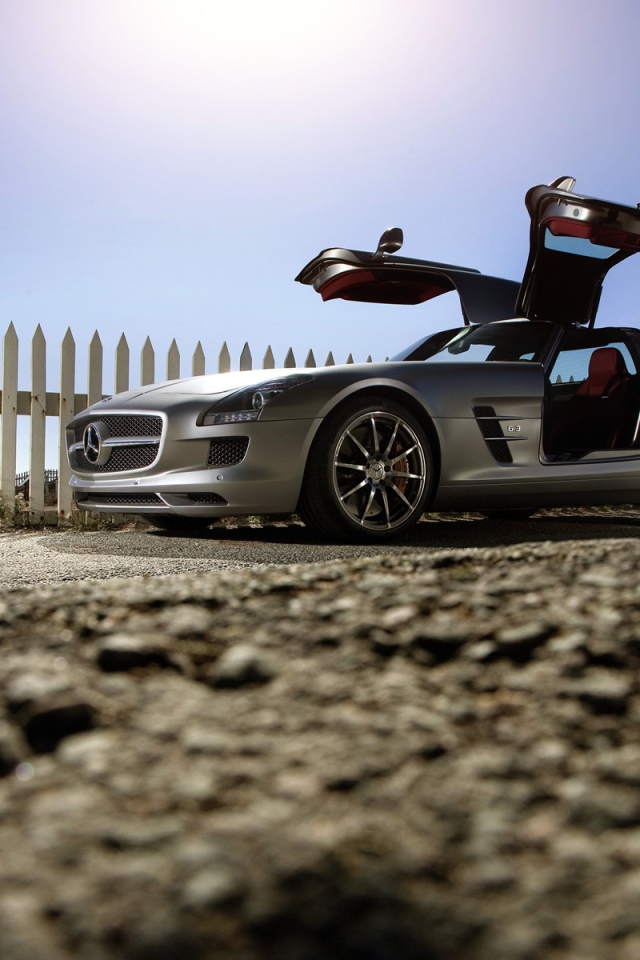 Мерседес у маяка