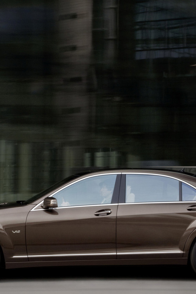 Роскошный Мерседес Бенц S класса