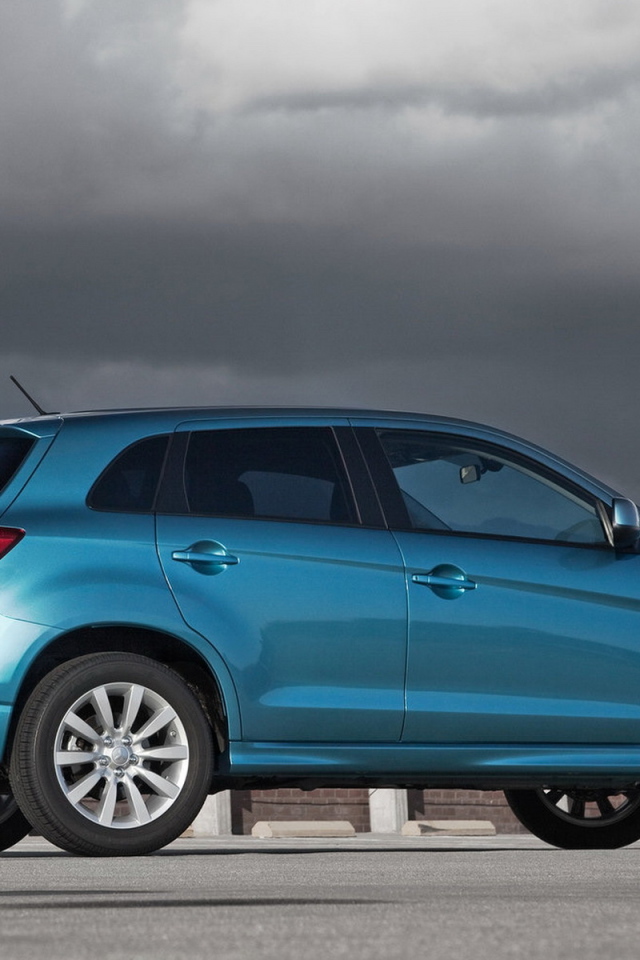 Митсубиши CUV