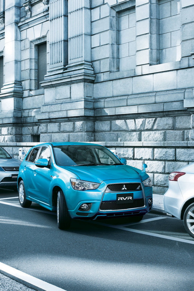 Mitsubishi RVR на паркинге