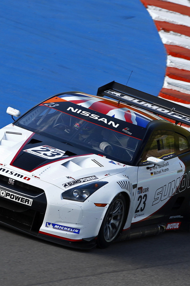 2010-Nissan-GT-R-Racing