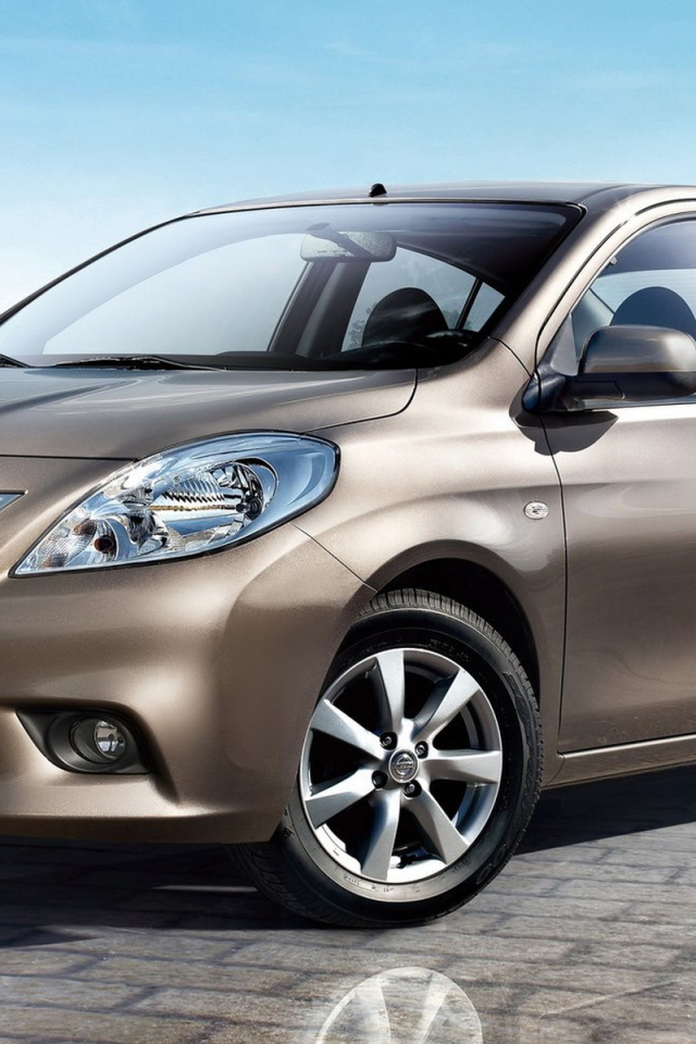 Ниссан Санни 2012