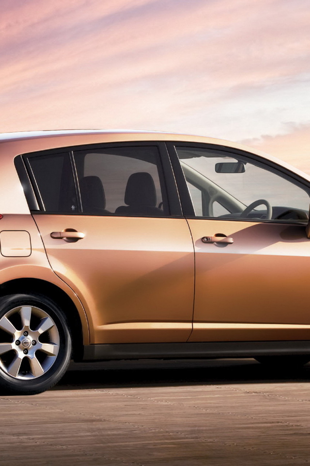 Ниссан Тиида