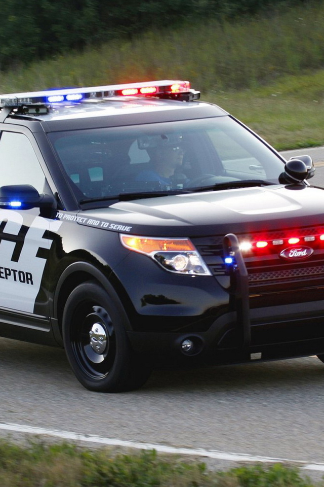 Форд-полицейский перехватчик