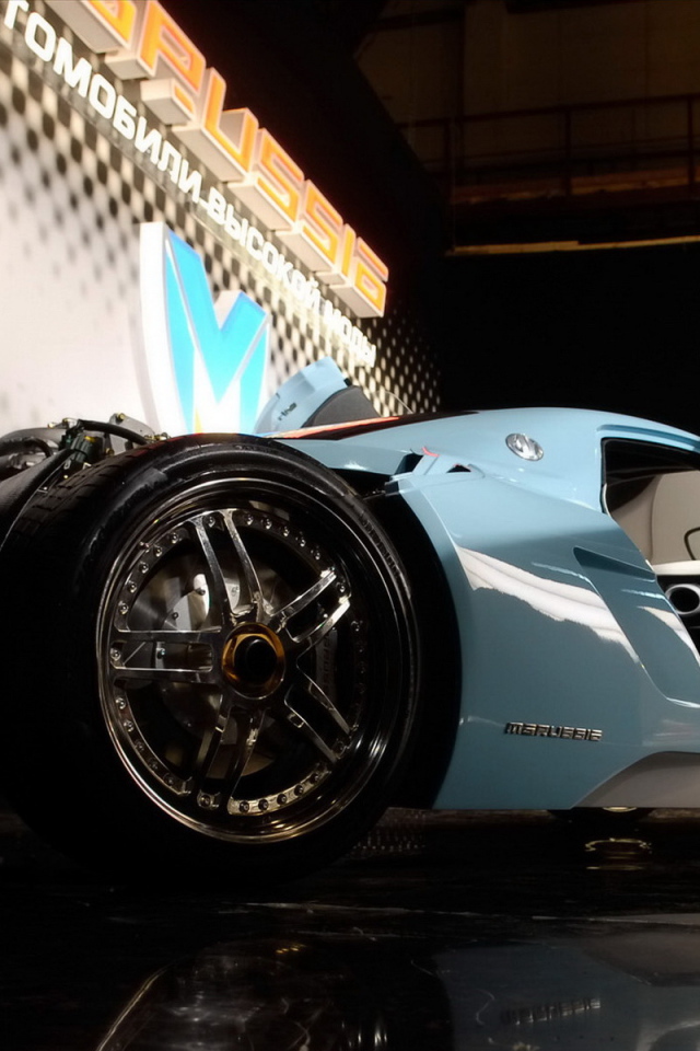 Маруся Б1 с открытыми дверьми