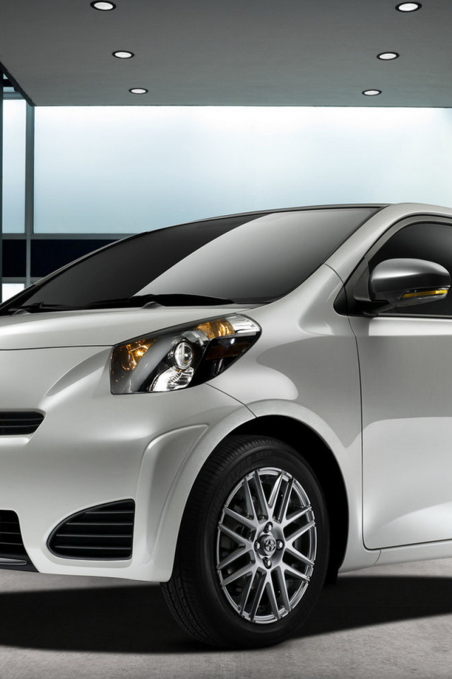 Scion iQ