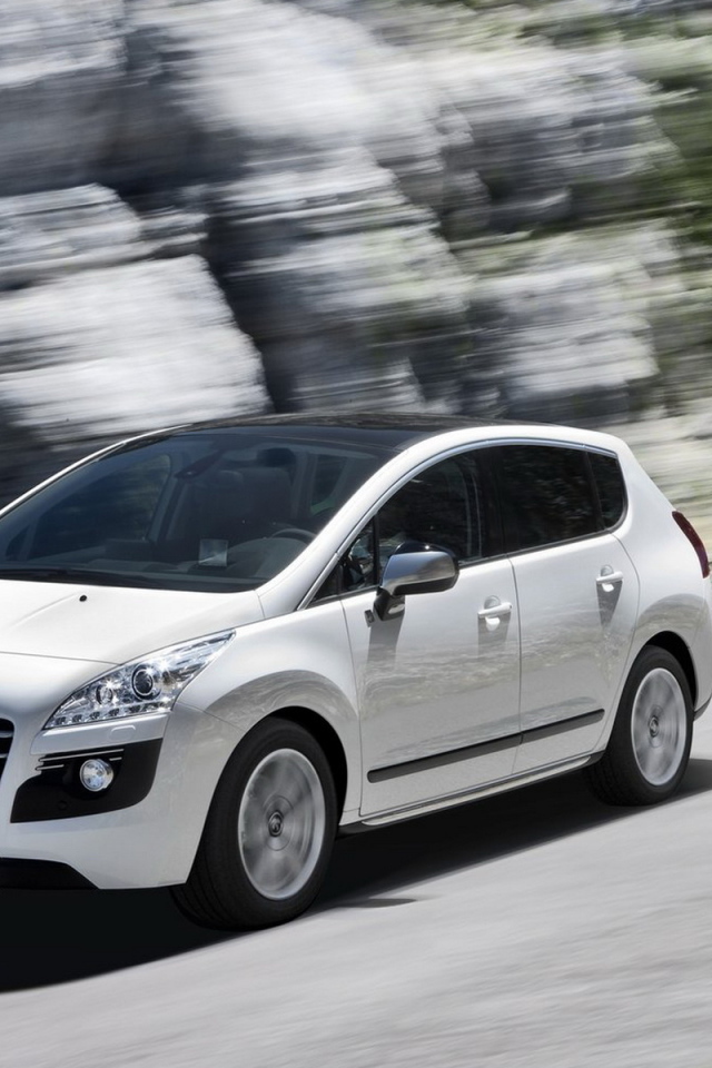 Новый Пежо 3008 Гибрид