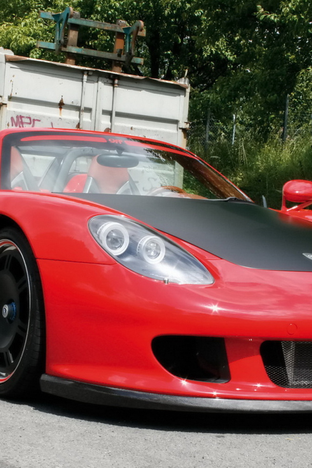 Порше ДжиТи Т900 в красном кузове