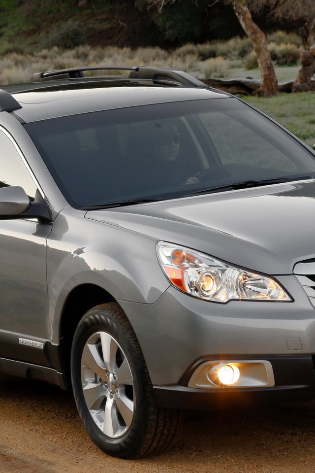 Субару Оутбек в движении