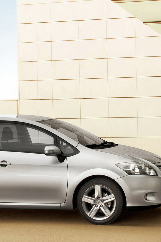 Тойота Аурис - друг семьи