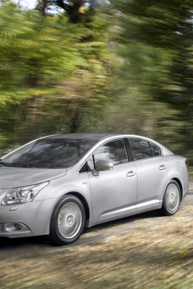 Тойота Авенсис