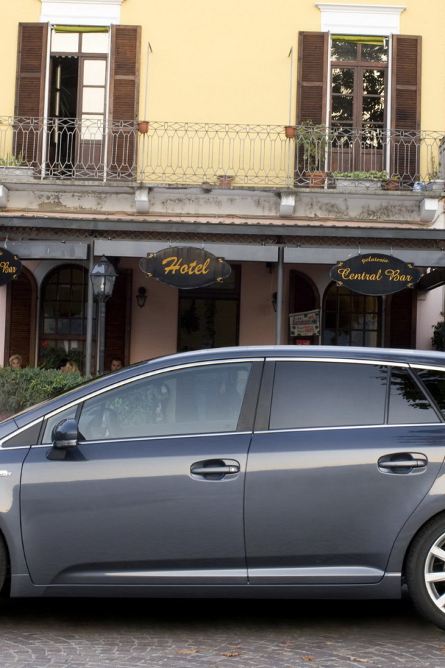 Тойота Авенсис Универсал