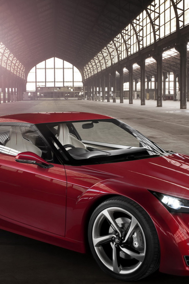 Toyota FT-86 на вокзале