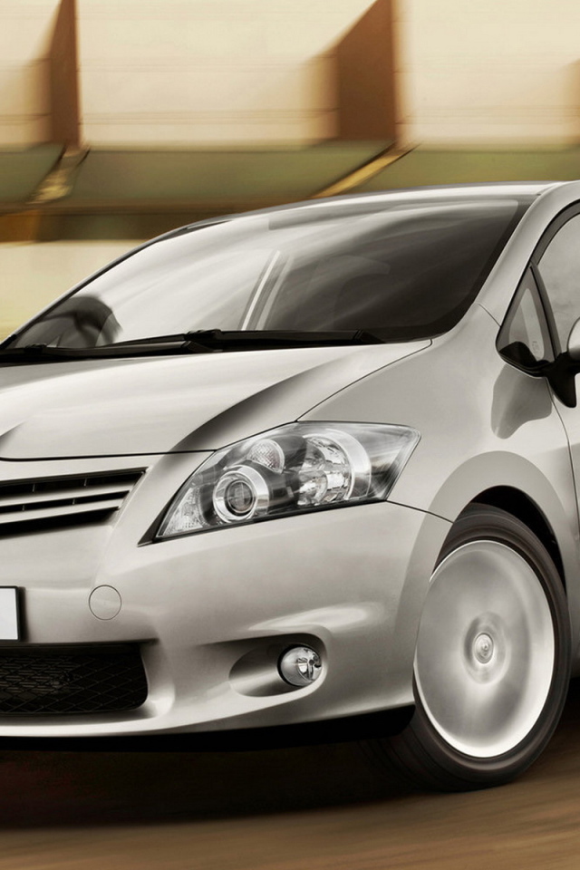 Обновленный Тойота Аурис