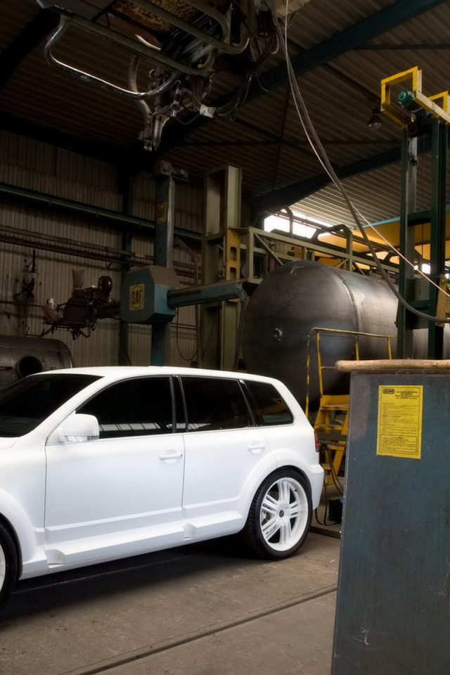 Белоснежный Волксваген Тоурег