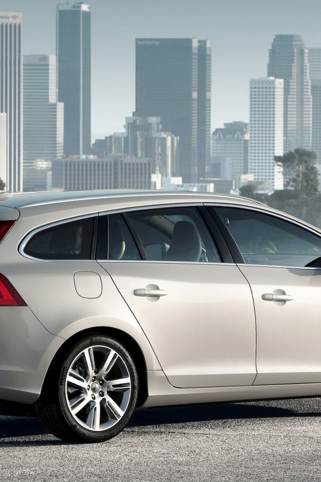 Вольво В60 - житель города