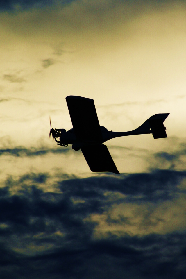 Аэроплан в небе